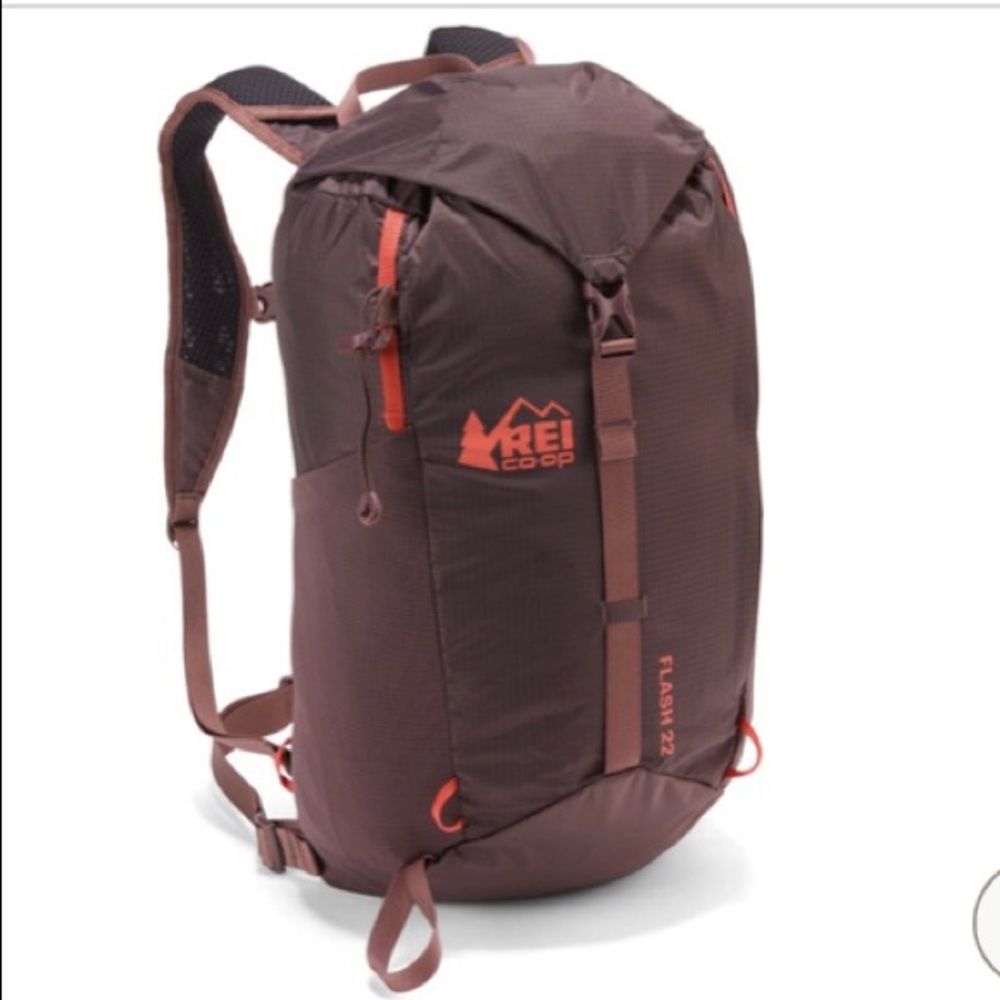 REI flash 22 backpack in blue